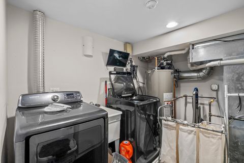 Tiny photo for 2927 W Wilcox Street, Chicago, IL 60612 (MLS # 12603988)