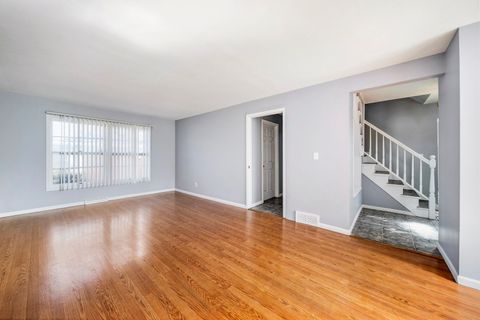 Tiny photo for 1421 Heather Drive, Aurora, IL 60506 (MLS # 12628346)