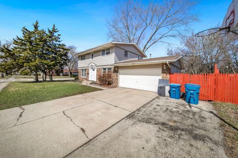 Tiny photo for 1421 Heather Drive, Aurora, IL 60506 (MLS # 12628346)