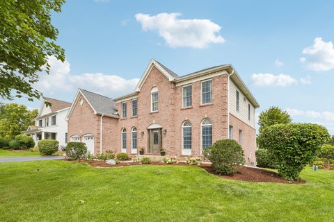 Tiny photo for 16 Eagle Ridge Drive, Hawthorn Woods, IL 60047 (MLS # 12729842)