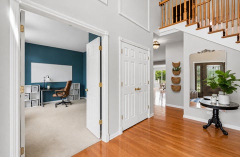Tiny photo for 16 Eagle Ridge Drive, Hawthorn Woods, IL 60047 (MLS # 12729842)