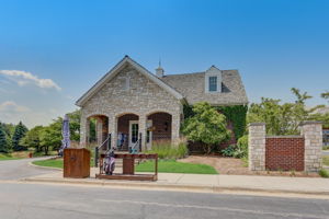 Tiny photo for 16 Eagle Ridge Drive, Hawthorn Woods, IL 60047 (MLS # 12729842)