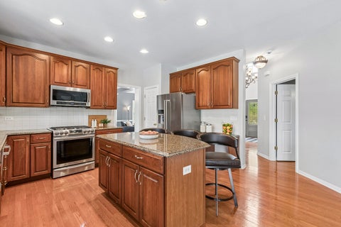 Tiny photo for 16 Eagle Ridge Drive, Hawthorn Woods, IL 60047 (MLS # 12729842)