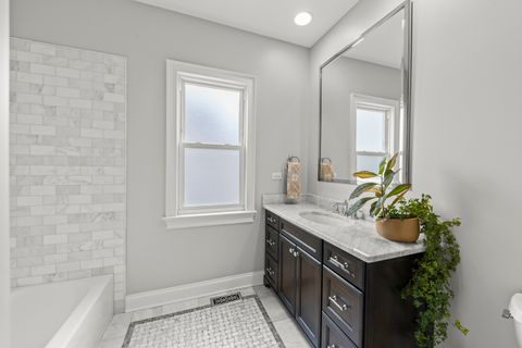 Tiny photo for 5009 W Catalpa Avenue, Chicago, IL 60630 (MLS # 12634186)