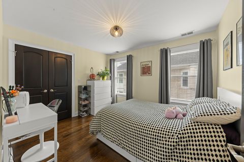 Tiny photo for 5009 W Catalpa Avenue, Chicago, IL 60630 (MLS # 12634186)