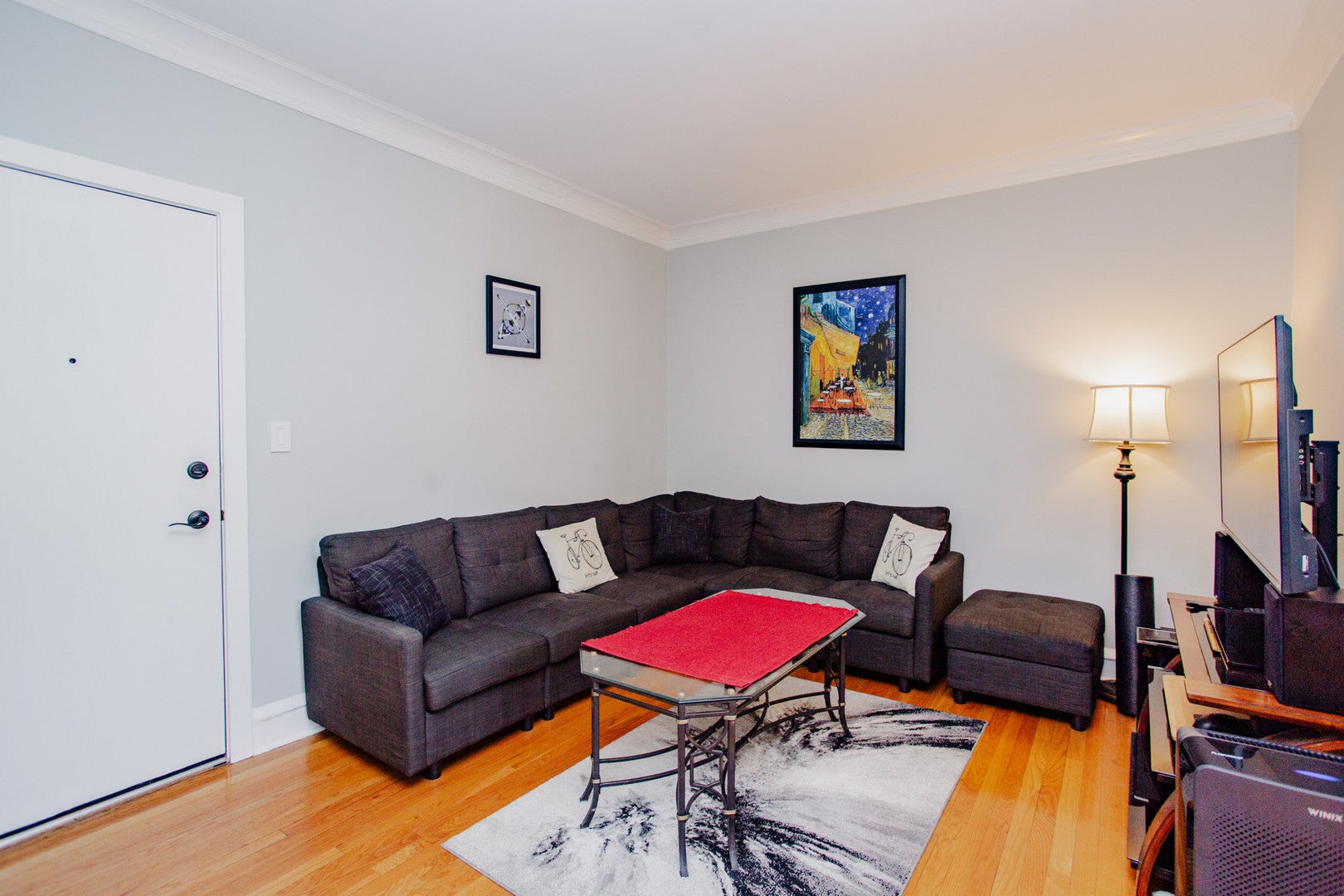 719 Reba Place 2N