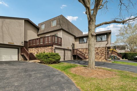 Photo of 29W388 White Oak Drive, Warrenville, IL 60555 (MLS # 12614698)