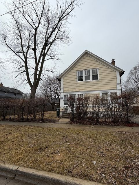 Photo of 743 Bangs Street, Aurora, IL 60505 (MLS # 12584145)