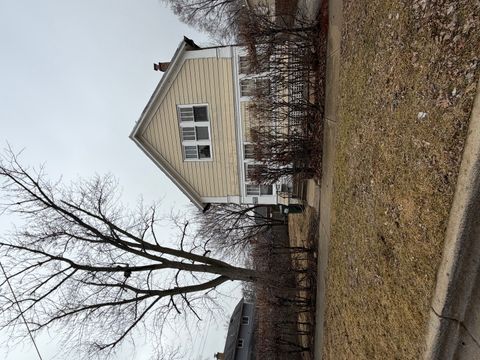 743 Bangs Street Aurora IL 60505