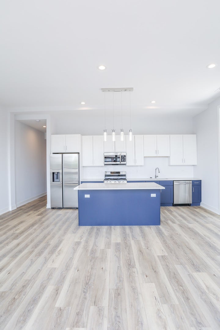 2402 W Carmen Avenue 203
