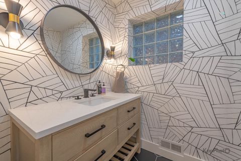 Tiny photo for 2921 N SEELEY Avenue, Chicago, IL 60618 (MLS # 12592461)