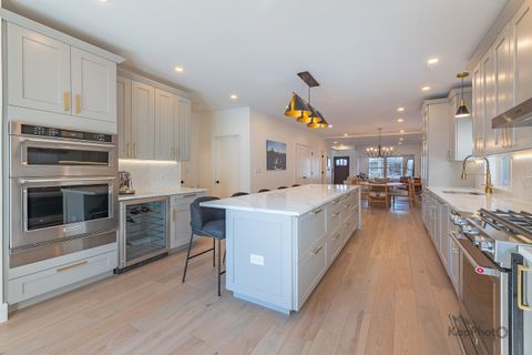 Tiny photo for 2921 N SEELEY Avenue, Chicago, IL 60618 (MLS # 12592461)