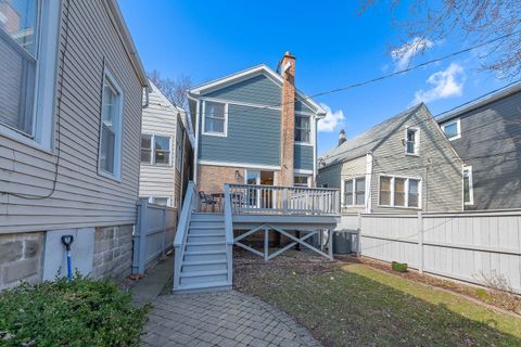 Tiny photo for 2921 N SEELEY Avenue, Chicago, IL 60618 (MLS # 12592461)