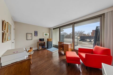 Tiny photo for 3470 N LAKE SHORE Drive #4C, Chicago, IL 60657 (MLS # 12560512)