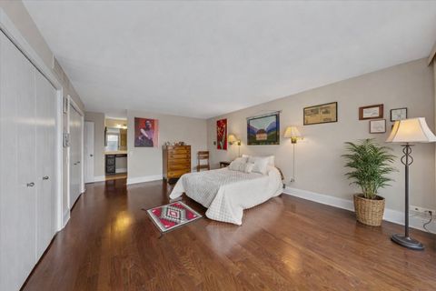 Tiny photo for 3470 N LAKE SHORE Drive #4C, Chicago, IL 60657 (MLS # 12560512)