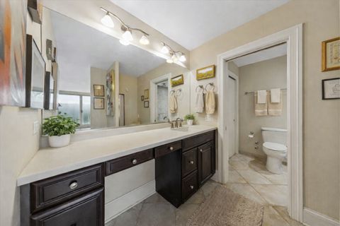 Tiny photo for 3470 N LAKE SHORE Drive #4C, Chicago, IL 60657 (MLS # 12560512)