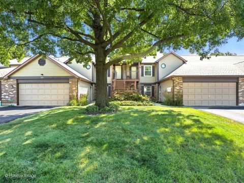 Tiny photo for 383 Sandhurst Circle #4, Glen Ellyn, IL 60137 (MLS # 12453522)