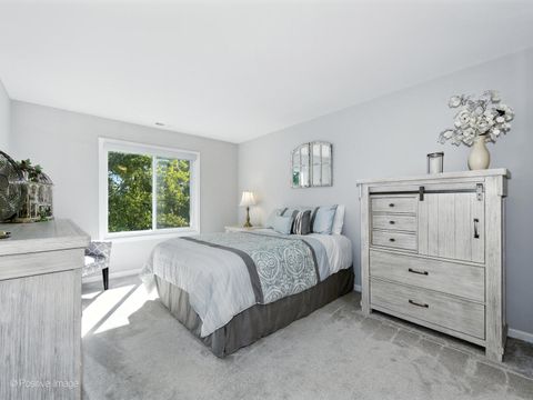 Tiny photo for 383 Sandhurst Circle #4, Glen Ellyn, IL 60137 (MLS # 12453522)