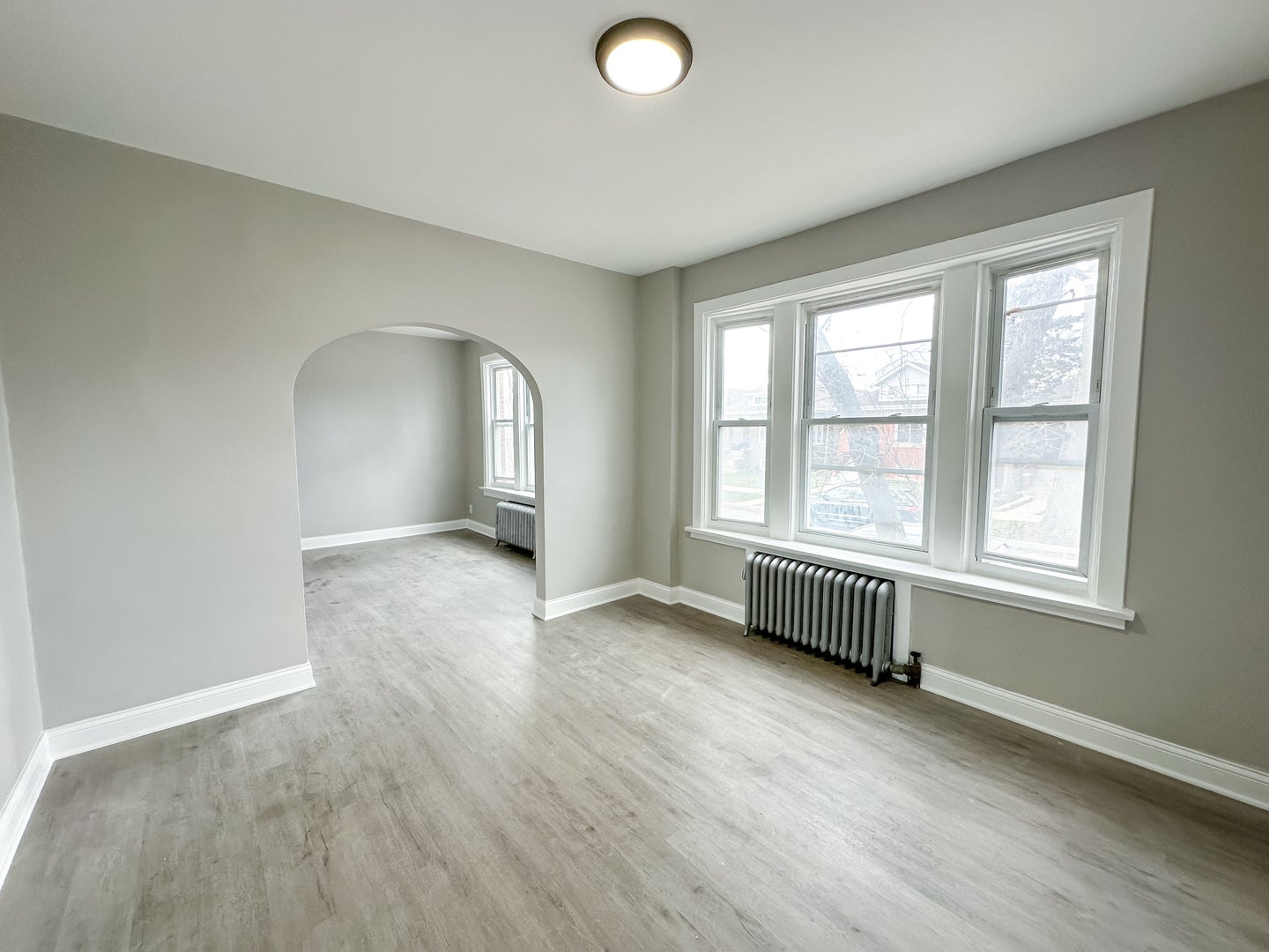 4045 W Argyle Street 2