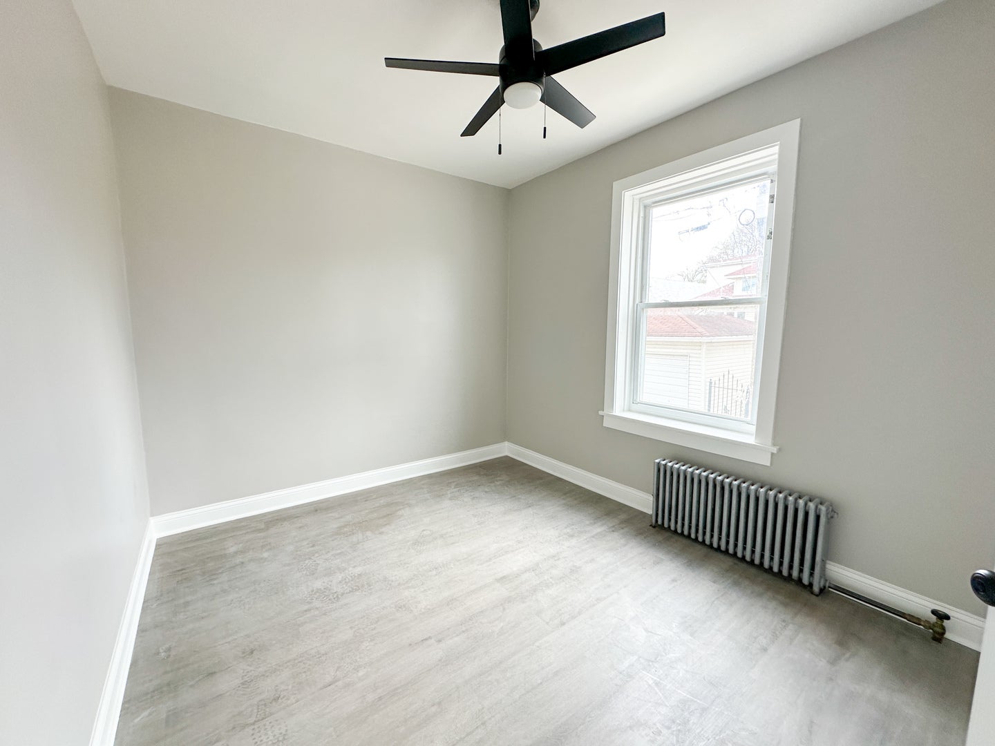 4045 W Argyle Street 2