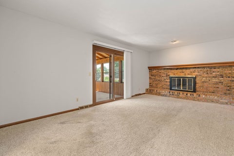 Tiny photo for 2331 E 33rd Street, Davenport, IA 52807 (MLS # 12659195)