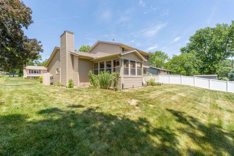 Tiny photo for 2331 E 33rd Street, Davenport, IA 52807 (MLS # 12659195)