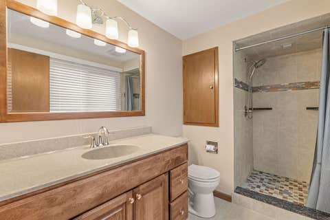 Tiny photo for 2331 E 33rd Street, Davenport, IA 52807 (MLS # 12659195)