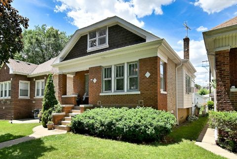 Tiny photo for 3604 N Linder Avenue, Chicago, IL 60641 (MLS # 12671585)