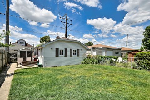 Tiny photo for 3604 N Linder Avenue, Chicago, IL 60641 (MLS # 12671585)