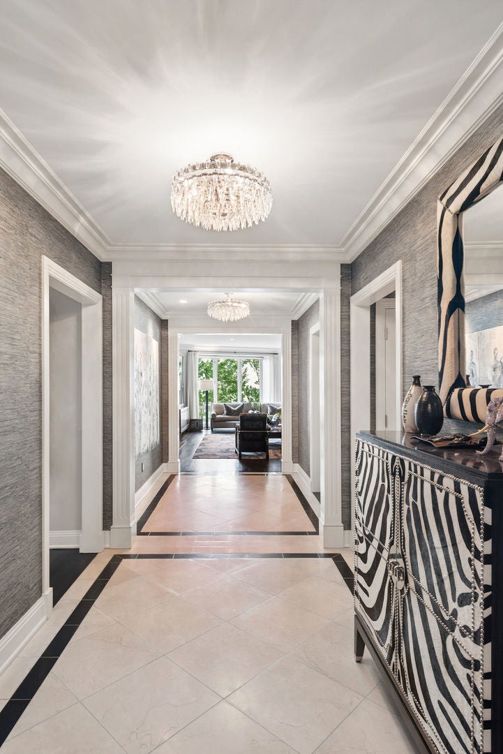 840 N LAKE SHORE Drive 401-402
