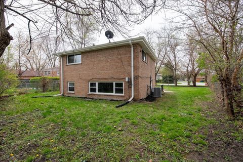 Tiny photo for 16039 Marion Drive, South Holland, IL 60473 (MLS # 12659492)