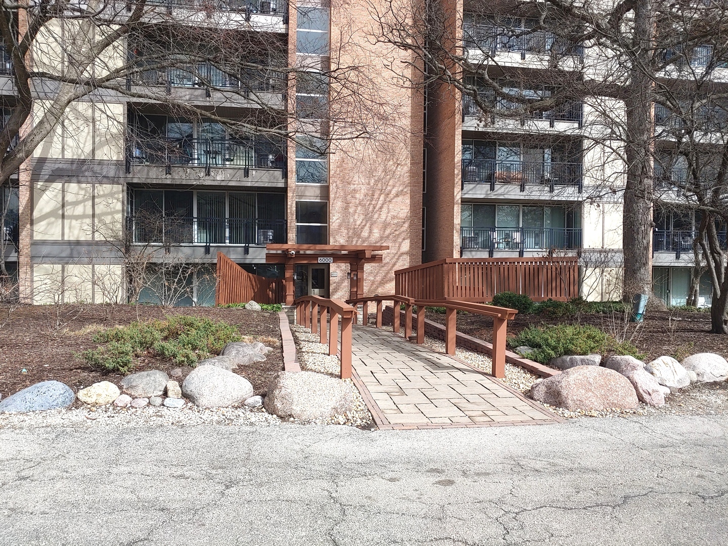 6000 Oakwood Drive 3F