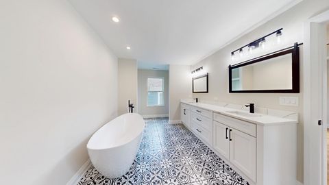 Tiny photo for 1326 N Race Avenue, Arlington Heights, IL 60004 (MLS # 12464114)