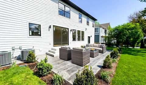 Tiny photo for 1326 N Race Avenue, Arlington Heights, IL 60004 (MLS # 12464114)