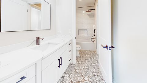 Tiny photo for 1326 N Race Avenue, Arlington Heights, IL 60004 (MLS # 12464114)