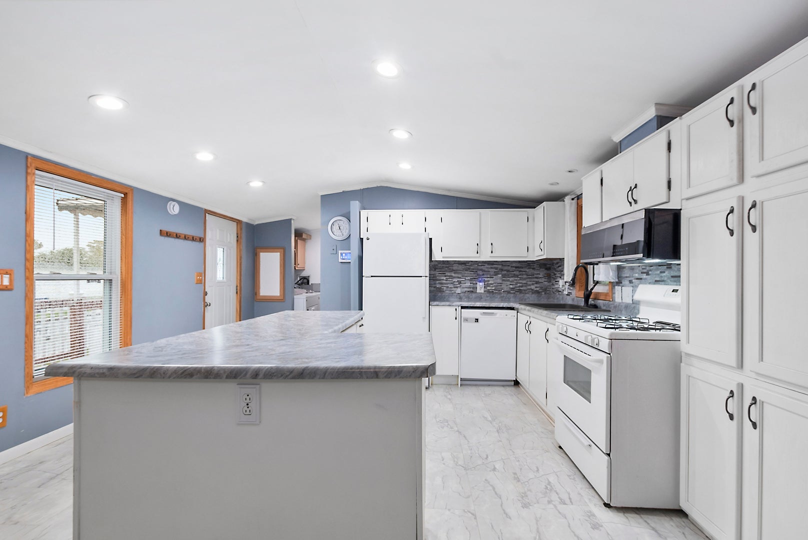 14115 Western Avenue 400B
