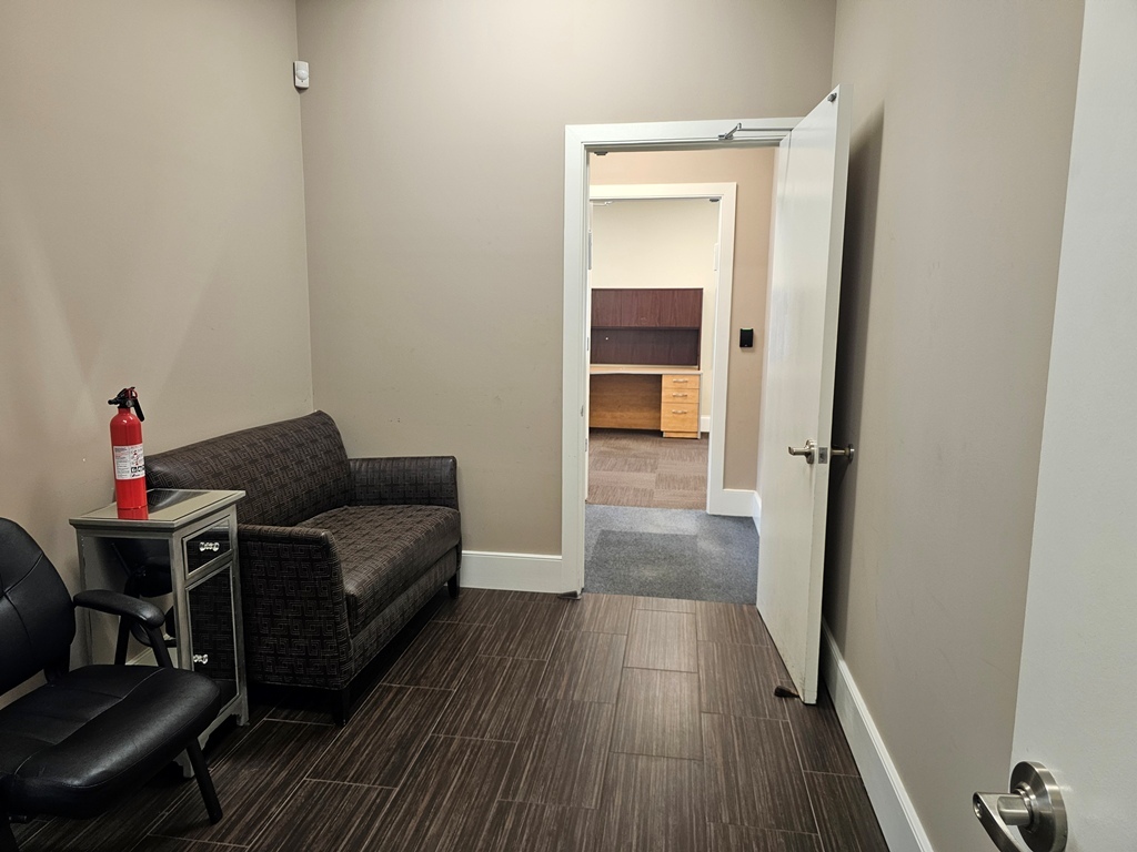 7040 N Ridgeway Avenue