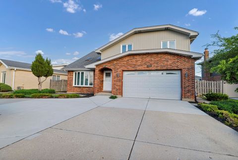 Photo of 1441 W AUTUMN Trail, Addison, IL 60101 (MLS # 12641543)