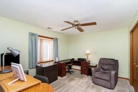 Tiny photo for 18422 Pine Cone Drive #4, Tinley Park, IL 60477 (MLS # 12501607)