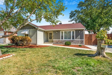 Photo of 7657 Lawler Avenue, Burbank, IL 60459 (MLS # 12487214)