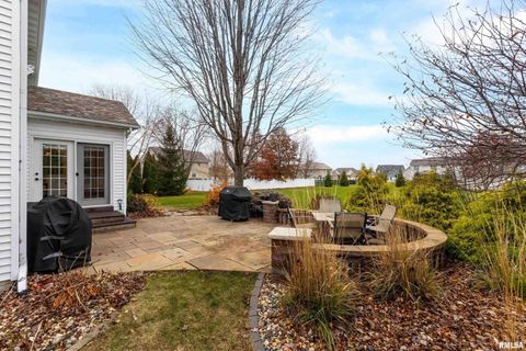 Tiny photo for 5726 New Castle Lane, Bettendorf, IA 52722 (MLS # QC4269849)