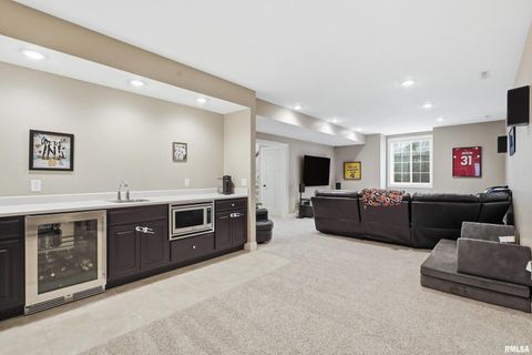 Tiny photo for 5726 New Castle Lane, Bettendorf, IA 52722 (MLS # QC4269849)