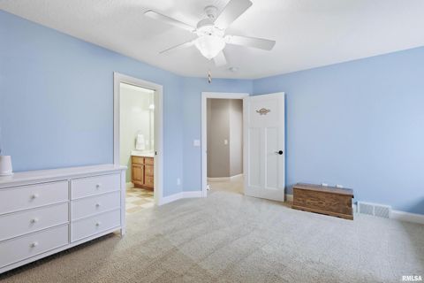 Tiny photo for 5726 New Castle Lane, Bettendorf, IA 52722 (MLS # QC4269849)