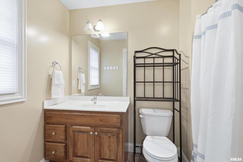 Tiny photo for 5726 New Castle Lane, Bettendorf, IA 52722 (MLS # QC4269849)