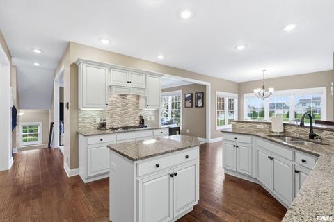 Tiny photo for 5726 New Castle Lane, Bettendorf, IA 52722 (MLS # QC4269849)