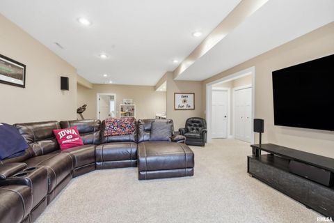 Tiny photo for 5726 New Castle Lane, Bettendorf, IA 52722 (MLS # QC4269849)