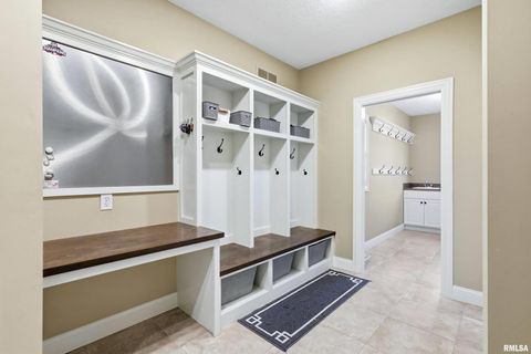 Tiny photo for 5726 New Castle Lane, Bettendorf, IA 52722 (MLS # QC4269849)