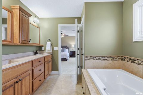 Tiny photo for 5726 New Castle Lane, Bettendorf, IA 52722 (MLS # QC4269849)