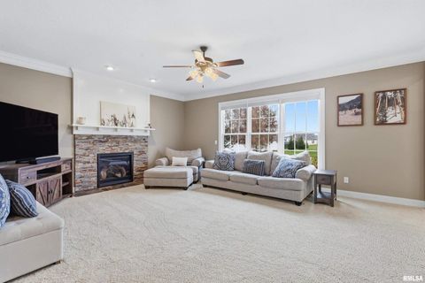 Tiny photo for 5726 New Castle Lane, Bettendorf, IA 52722 (MLS # QC4269849)