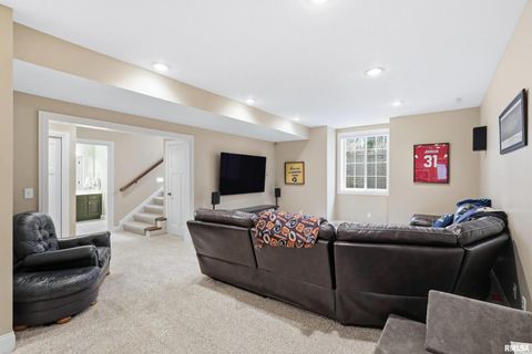 Tiny photo for 5726 New Castle Lane, Bettendorf, IA 52722 (MLS # QC4269849)